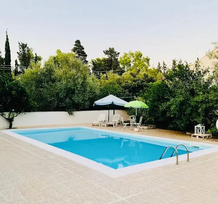 شقة Apartament Junior Suit With Pool Close To Beach Mandra Capreria